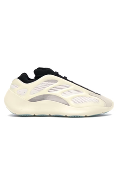 700 V3 Trainers